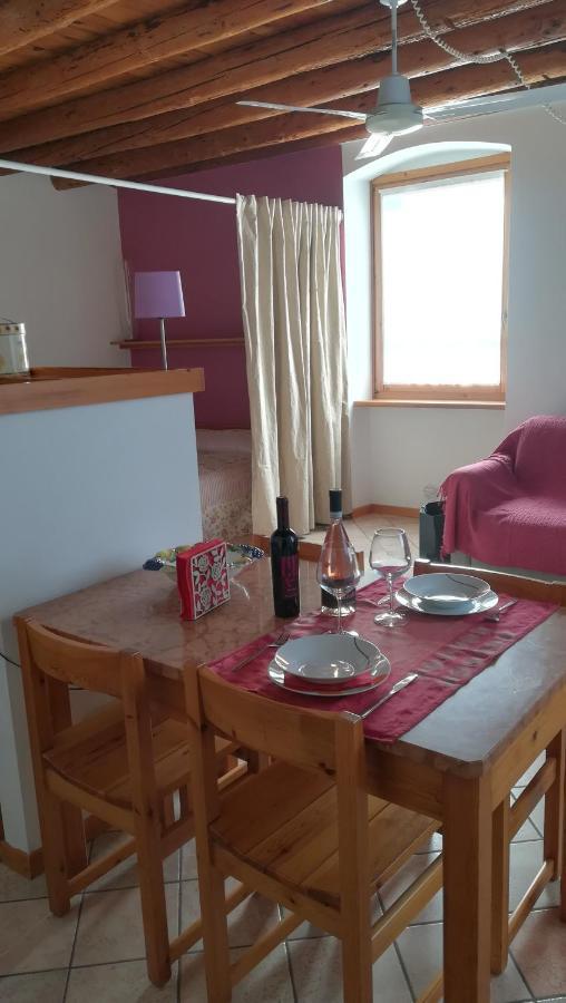 Agriturismo Le Ginestre ลาซีเซ ภายนอก รูปภาพ
