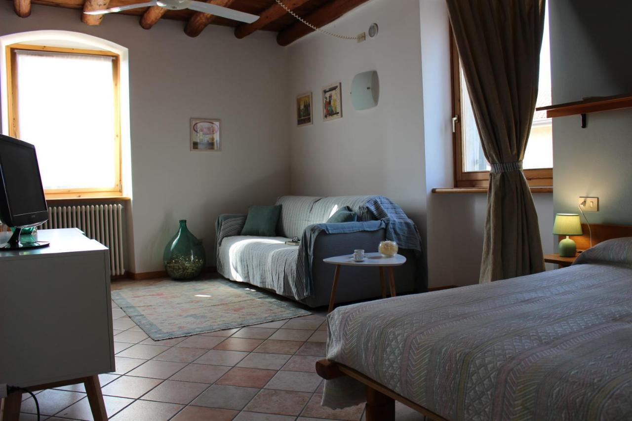 Agriturismo Le Ginestre ลาซีเซ ภายนอก รูปภาพ