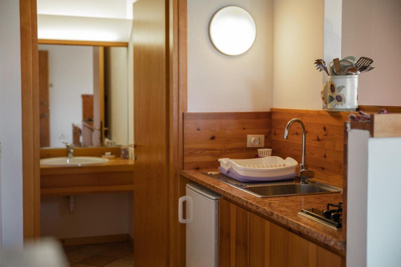 Agriturismo Le Ginestre ลาซีเซ ภายนอก รูปภาพ