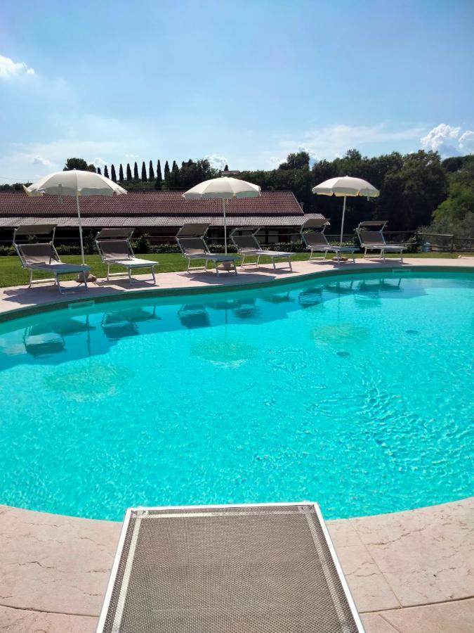Agriturismo Le Ginestre ลาซีเซ ภายนอก รูปภาพ