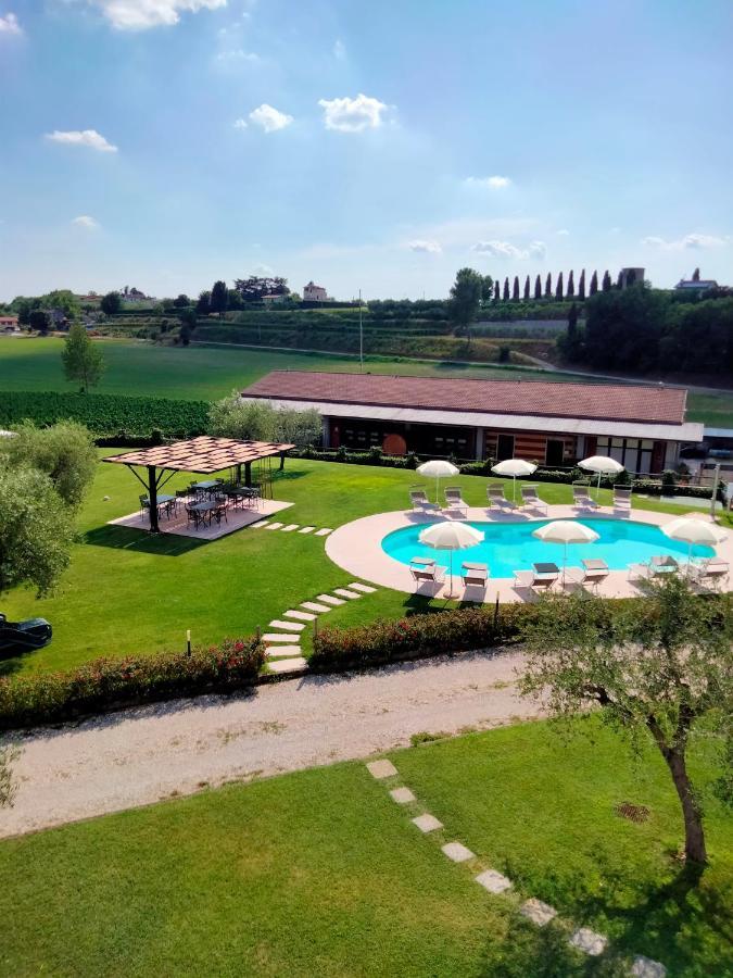 Agriturismo Le Ginestre ลาซีเซ ภายนอก รูปภาพ