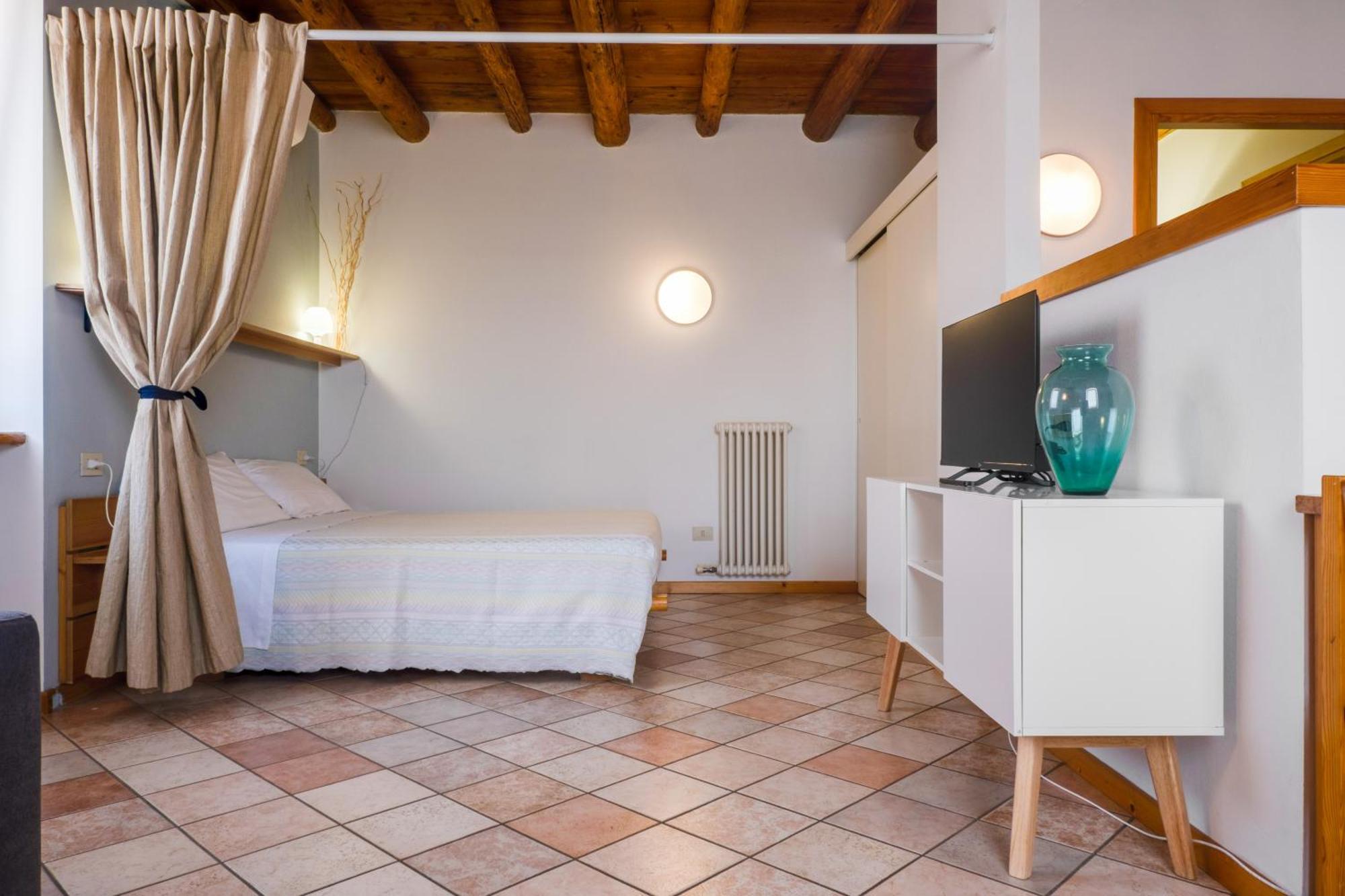 Agriturismo Le Ginestre ลาซีเซ ภายนอก รูปภาพ