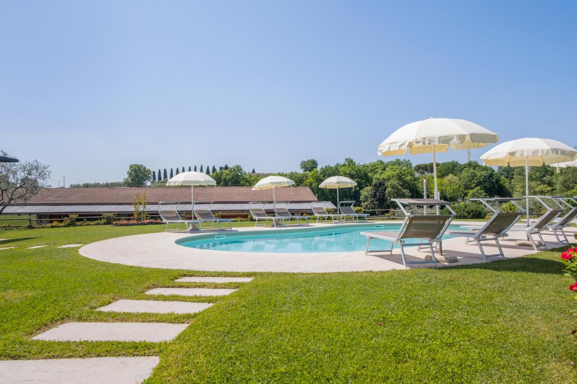 Agriturismo Le Ginestre ลาซีเซ ภายนอก รูปภาพ