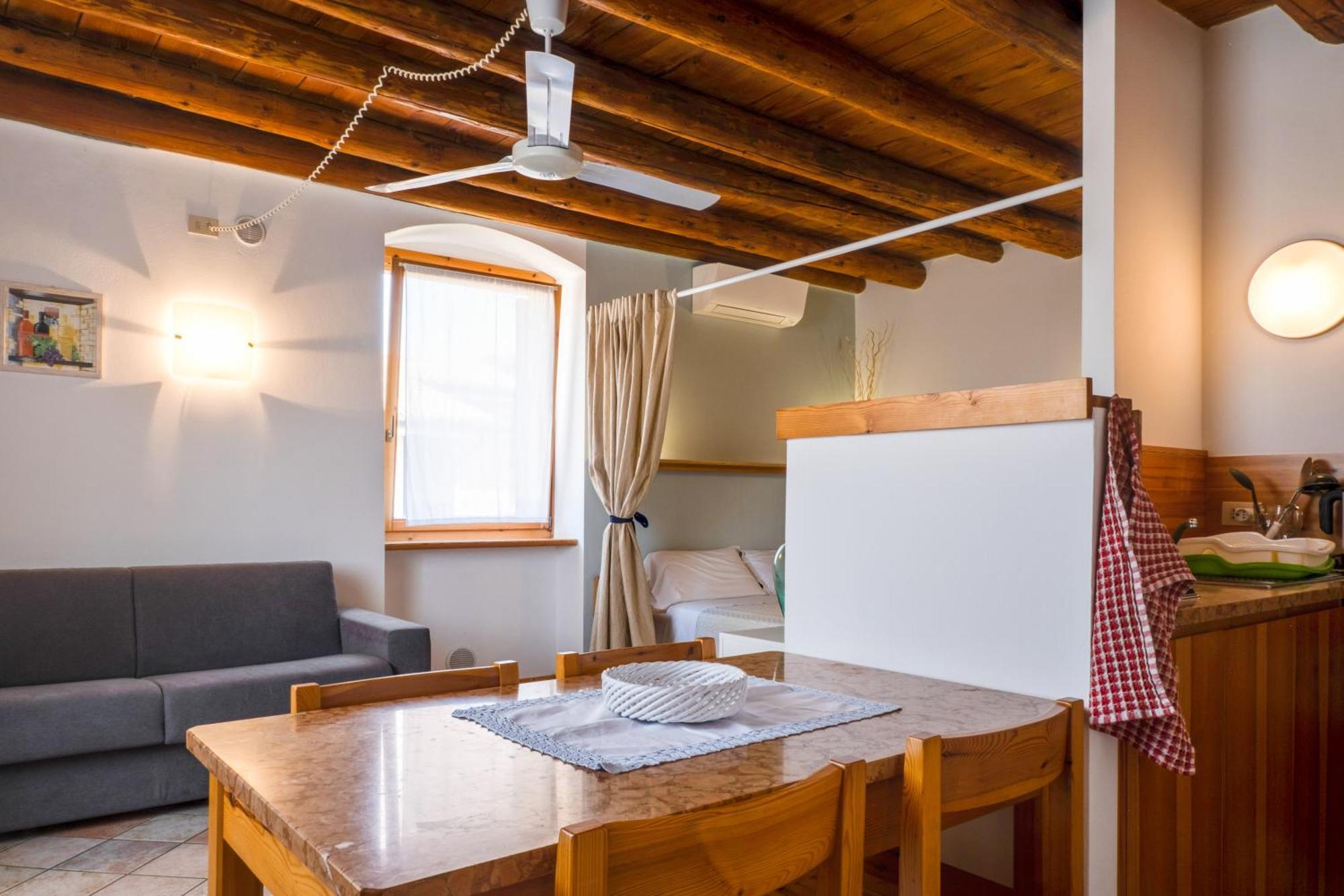 Agriturismo Le Ginestre ลาซีเซ ภายนอก รูปภาพ