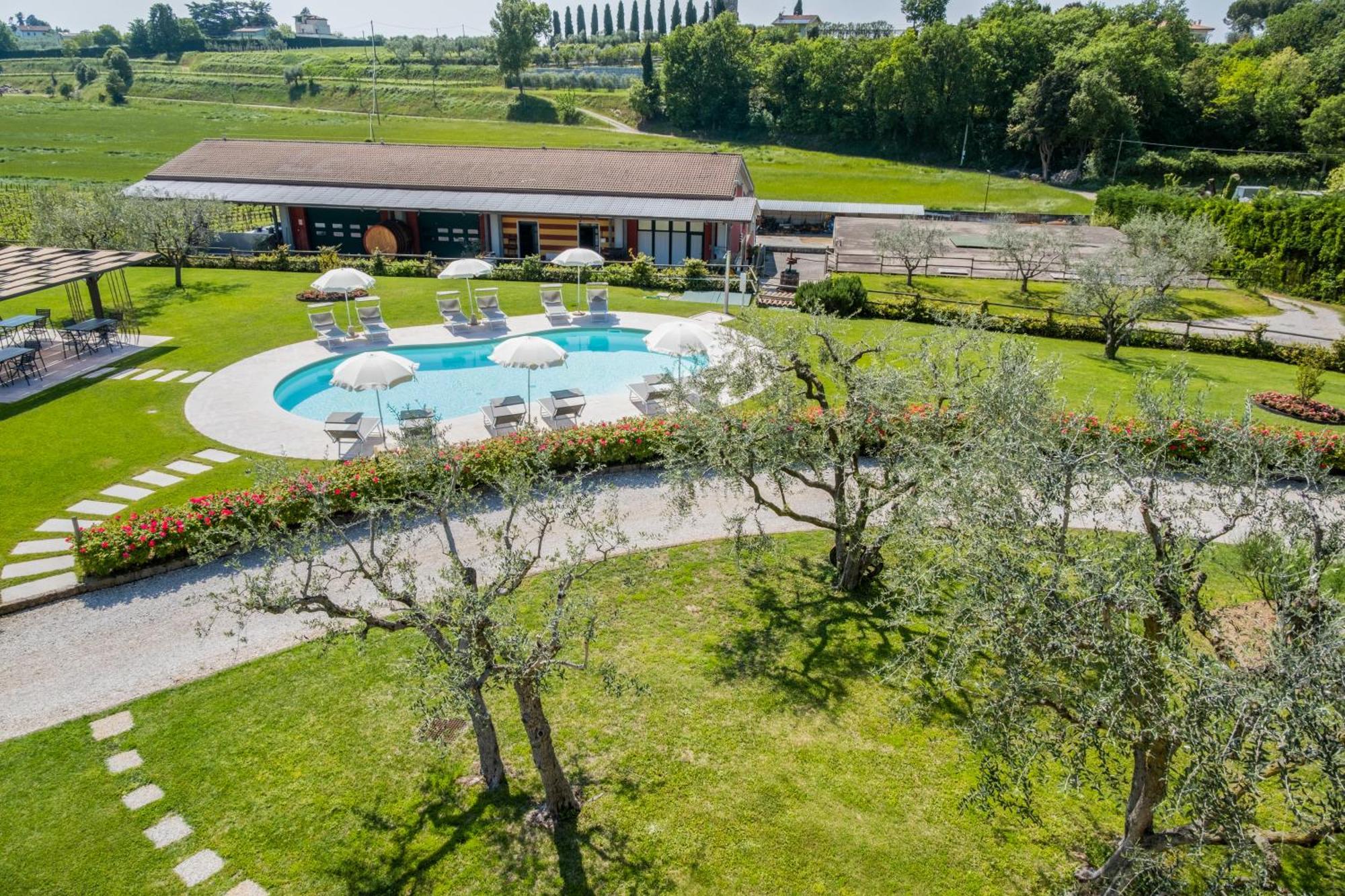 Agriturismo Le Ginestre ลาซีเซ ภายนอก รูปภาพ