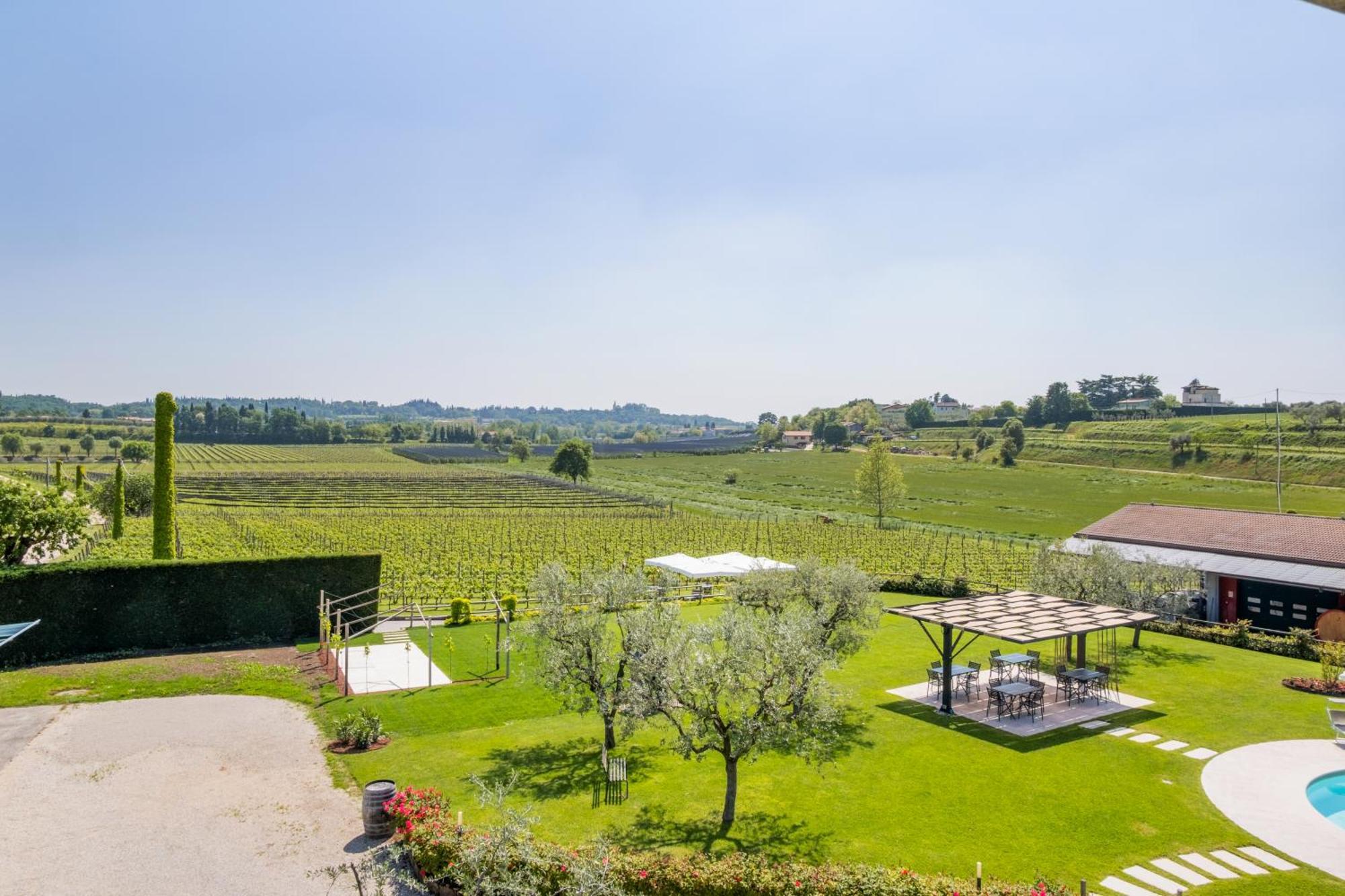Agriturismo Le Ginestre ลาซีเซ ภายนอก รูปภาพ